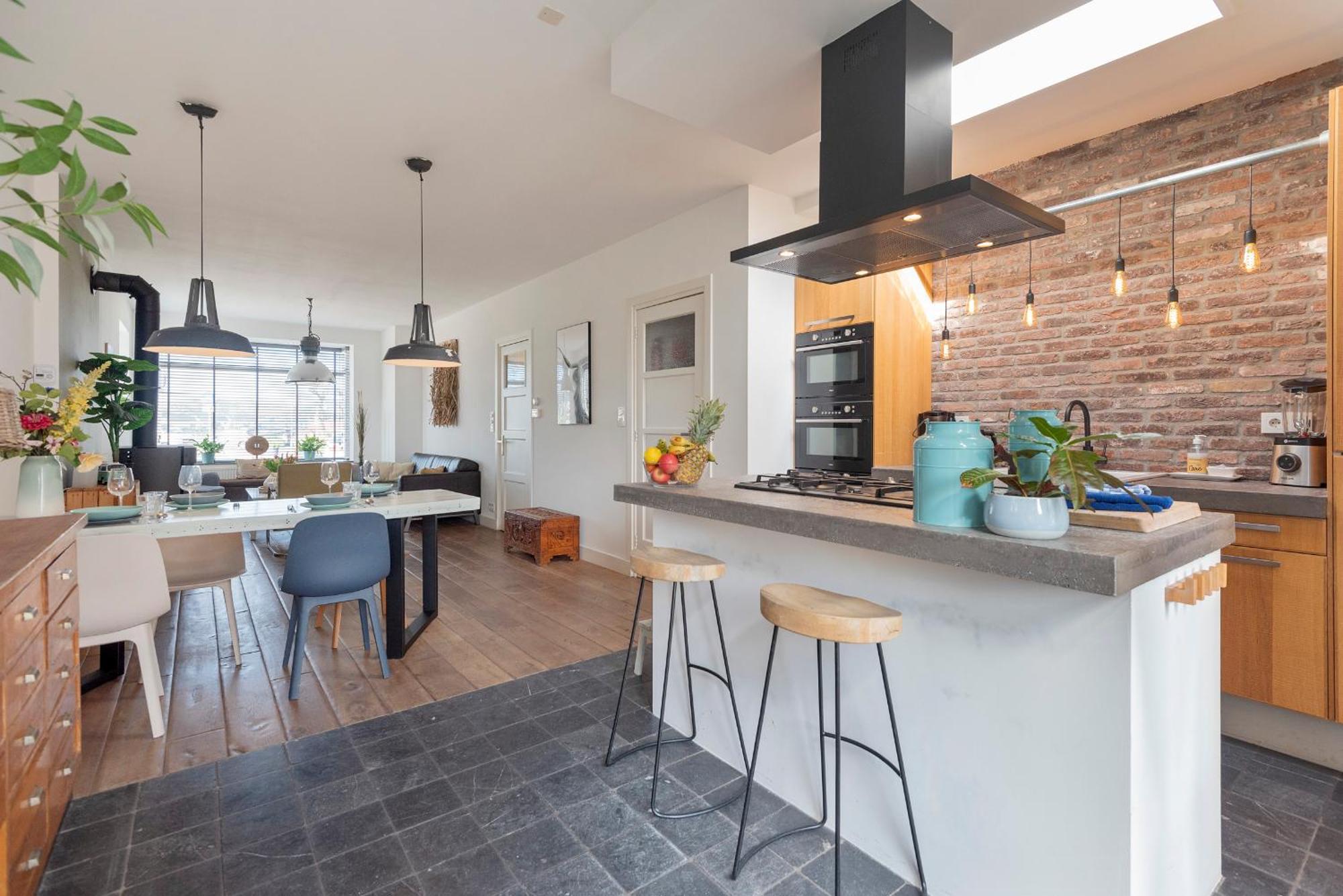ウェイク・アーン・ゼーWijkiki Surf Houseアパートメント エクステリア 写真
